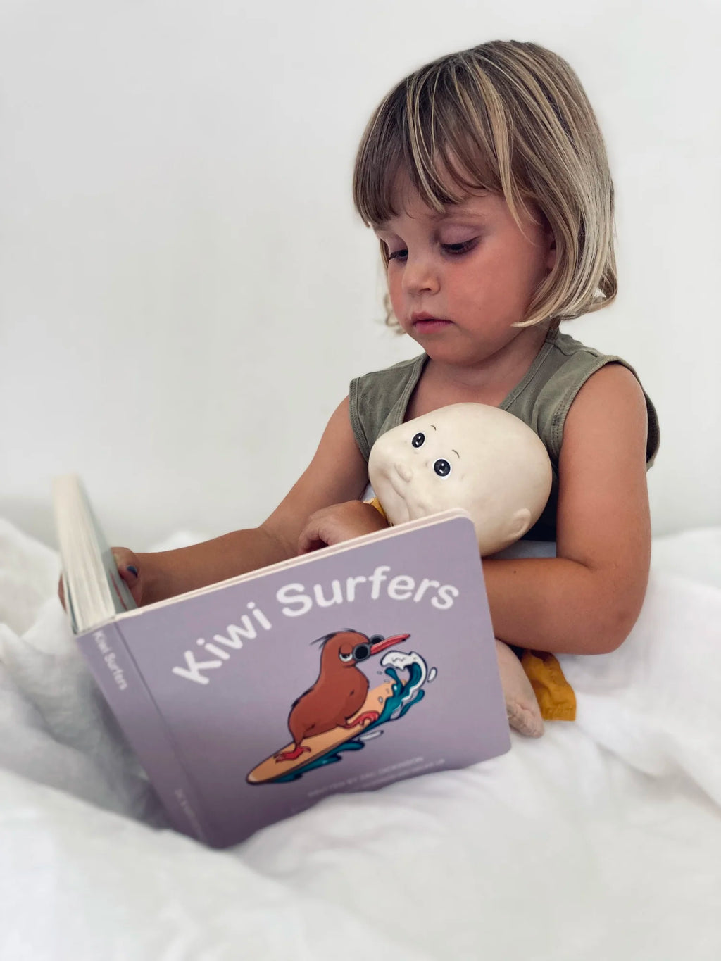 Kiwi Surfers – Zac & Kate Dickinson