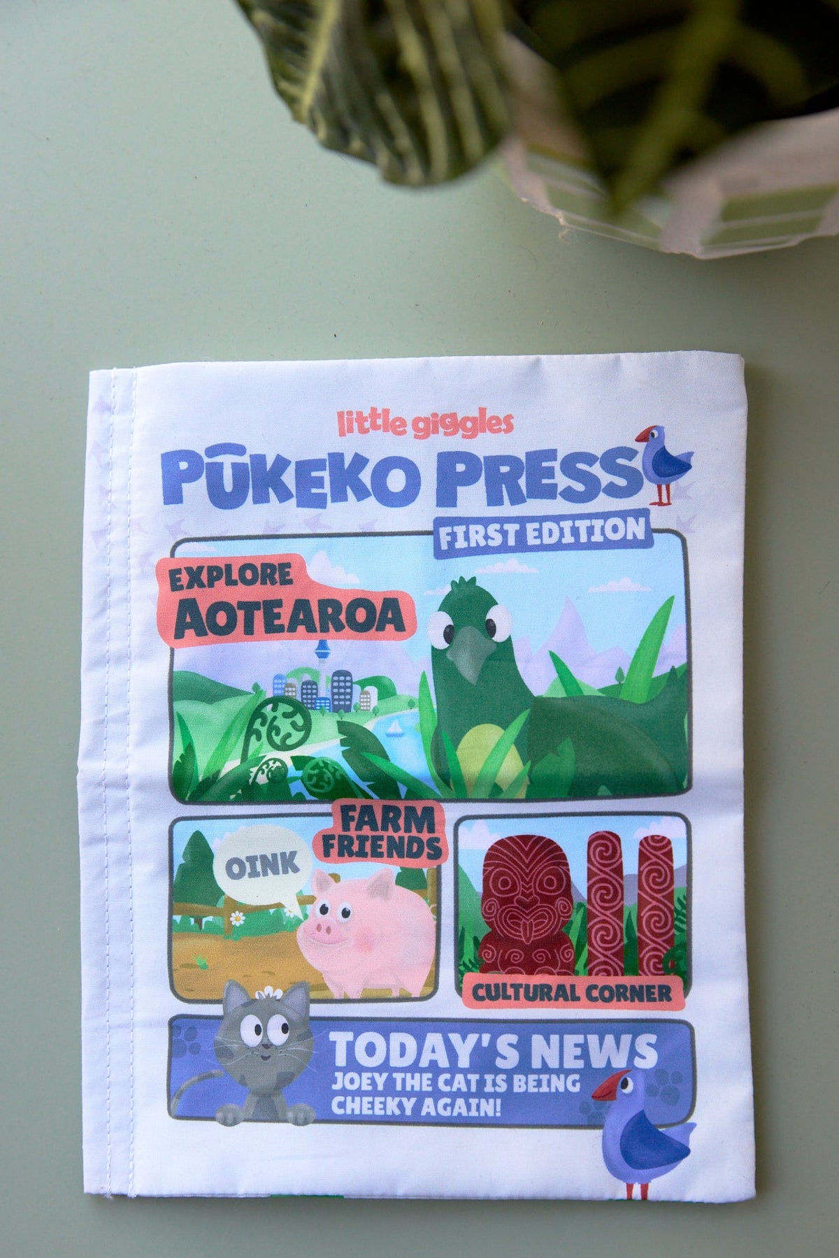 Pūkeko Press Sensory Crinkle Book – Little Giggles
